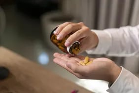 Magnesio para dormir: el boom de ventas que todavía le saca ventaja a la evidencia científica