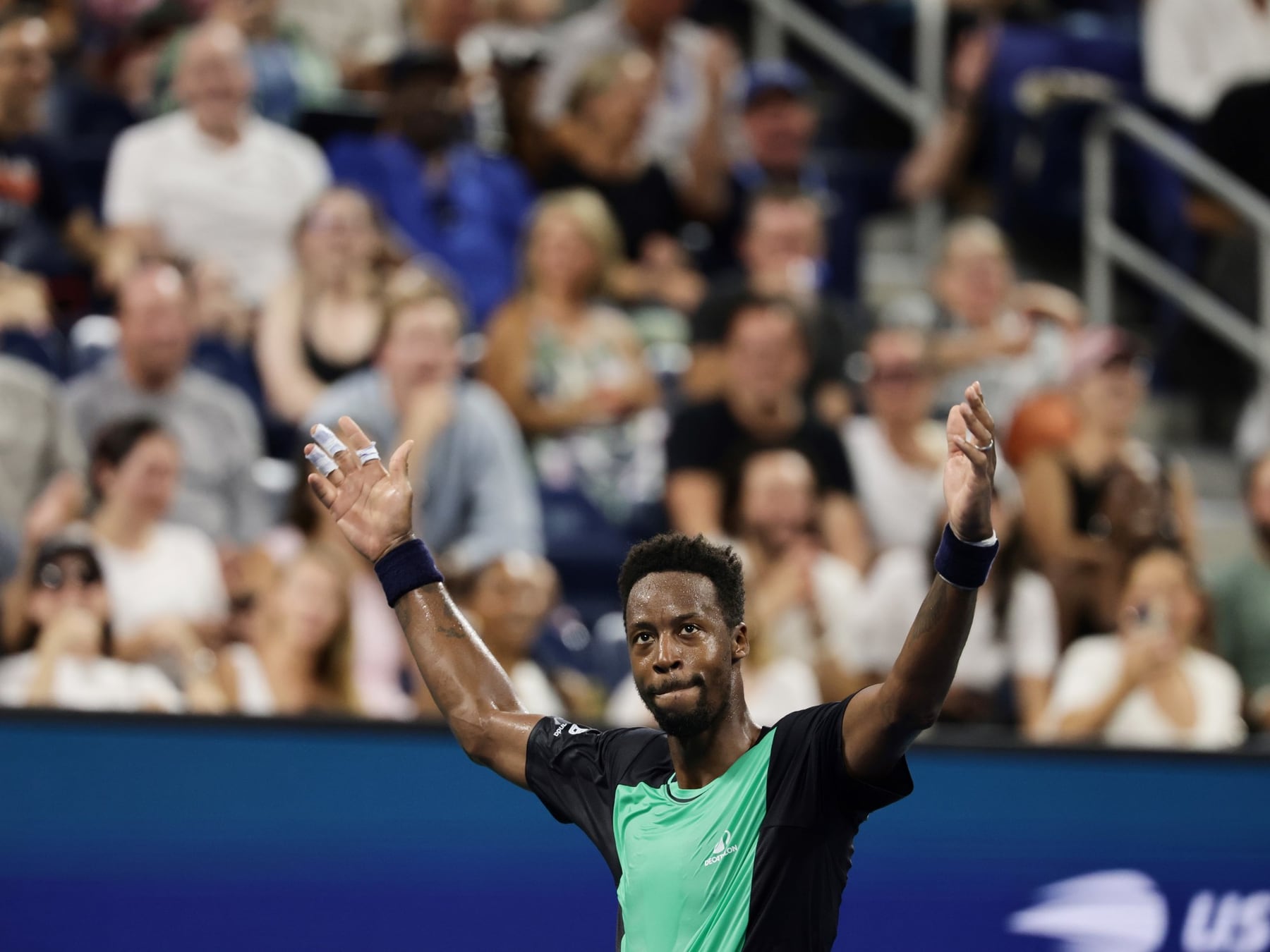 Monfils le dijo chau al US Open: el showman francés se llevó una ovación y se fue con la frente alta