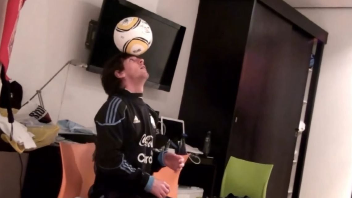 Messi en ojotas y a pleno: el video de 2010 que revive al diez en la previa del Mundial de Pretoria
