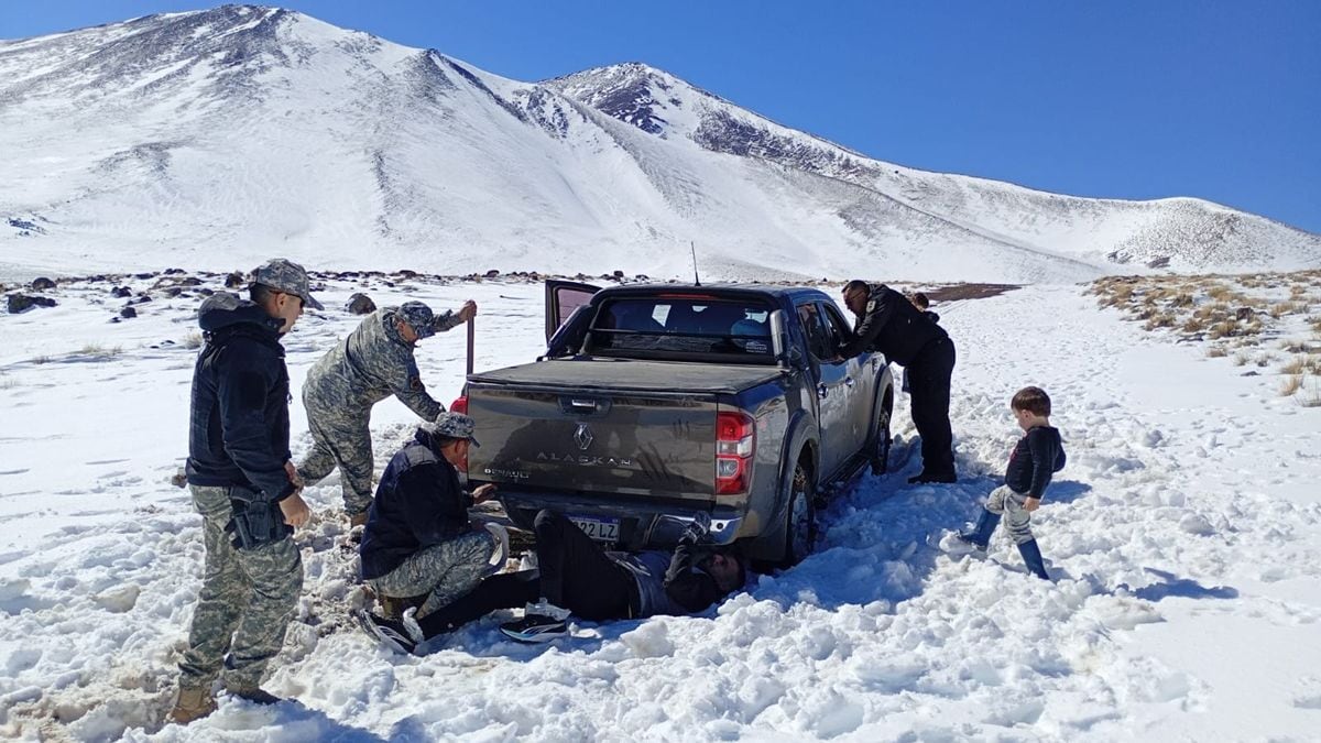 De Dique Luján al Cerro Wayle: 15 kilómetros a pie en la nieve para salvar a una familia porteña