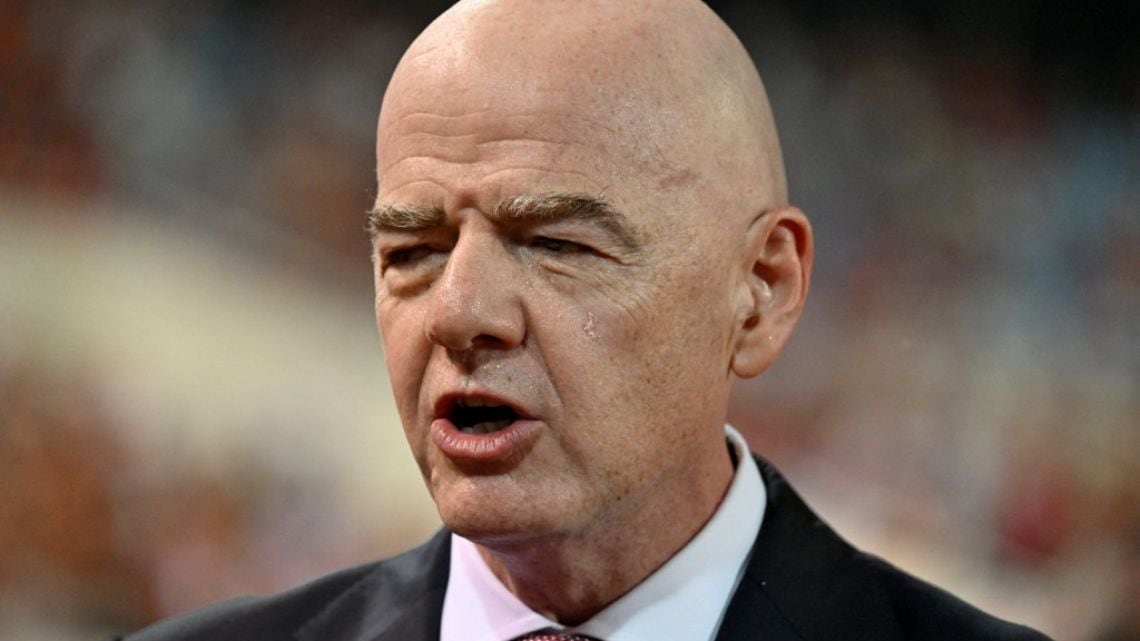 París le soltó la mano a Infantino: la FFF le retira el respaldo y le pide que se vaya pensando