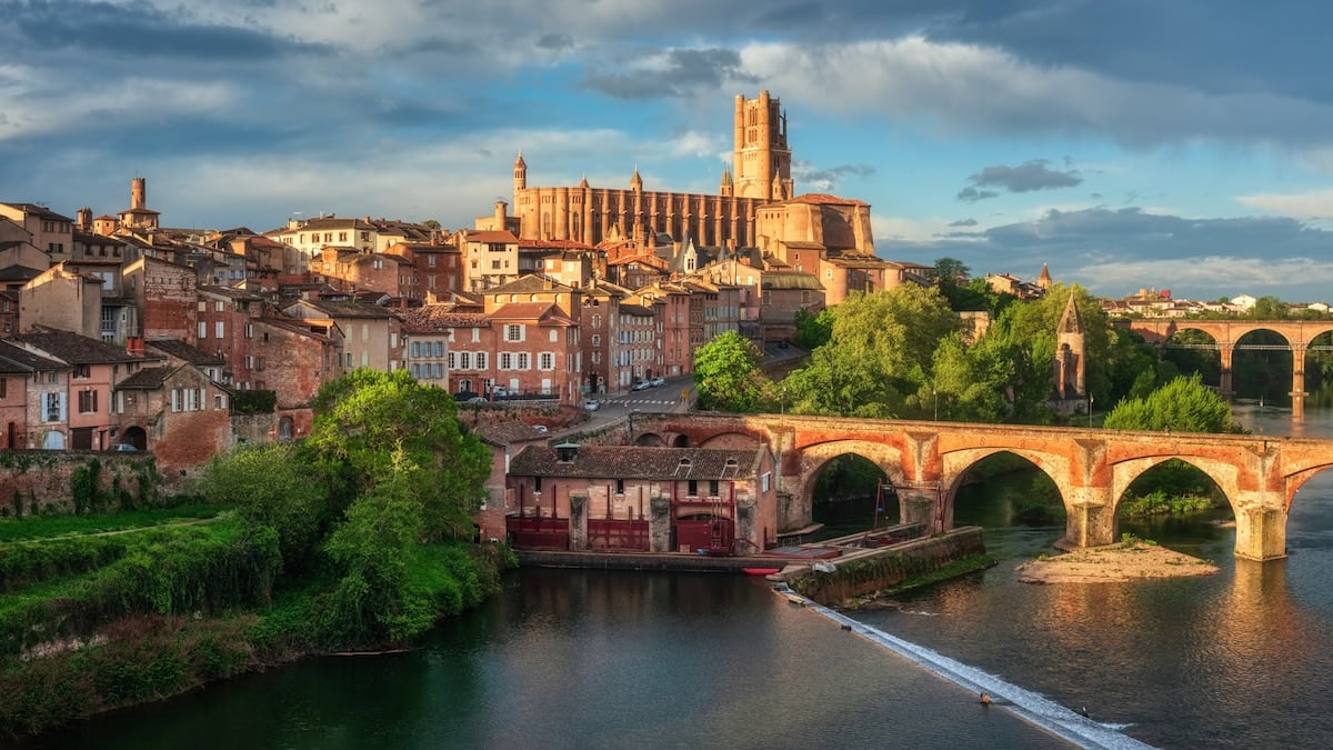 Albi, la pequeña ciudad de ladrillo rojo que guarda uno de los tesoros más grandes de Francia