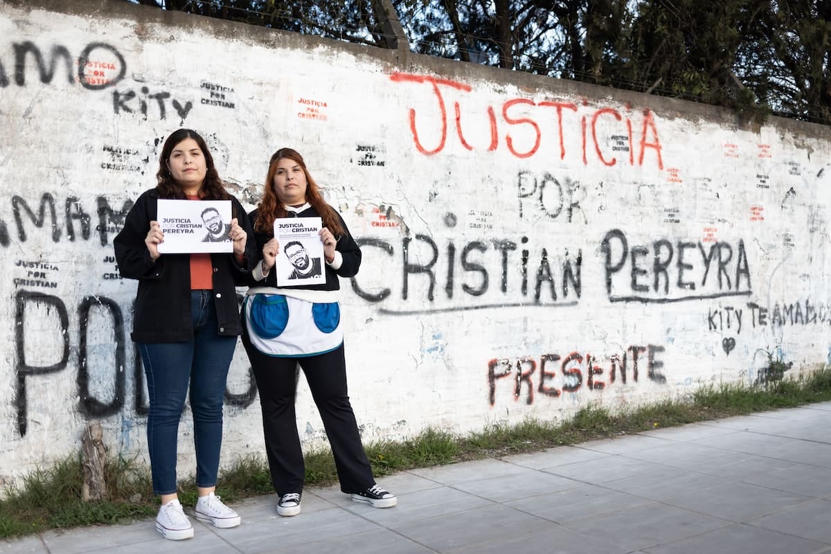 A Cristian lo mataron cinco tiros por la espalda y el policía que disparó sigue libre hasta el juicio: la familia exige que se investigue a quién llamó esa madrugada
