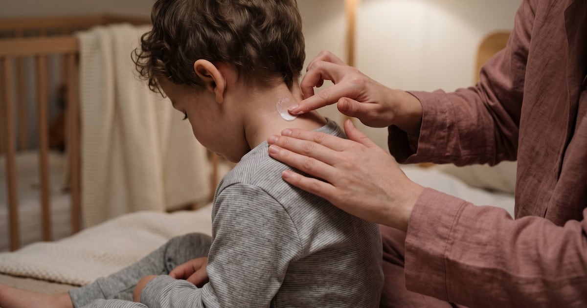 La dermatitis atópica golpea con picazón constante y el bolsillo de los pacientes se resiente: casi la mitad recorta consultas por no poder pagarlas