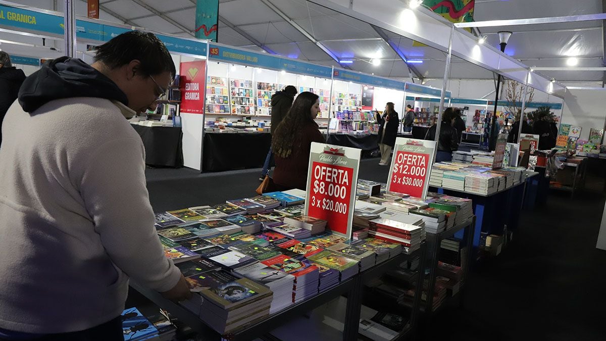 La Feria del Libro de Neuquén se prepara para una jornada que cruza la escritura con el cine de la Patagonia