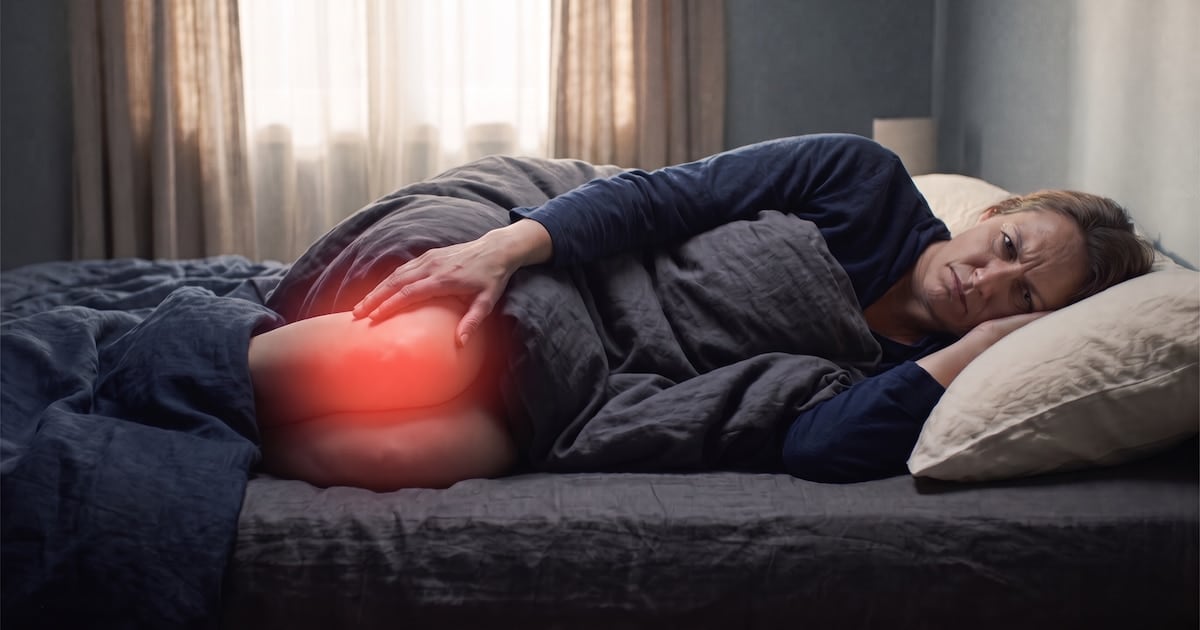 Dolor de rodilla en la madrugada: cuándo es momento de consultar y qué hacer mientras tanto