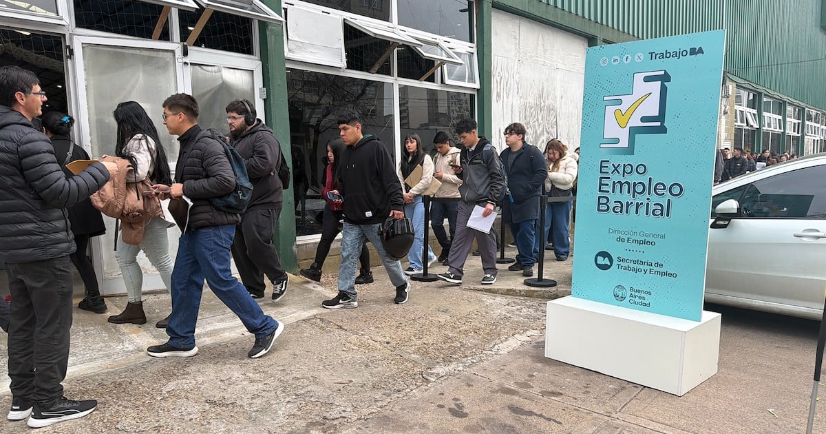 Migrar hacia el trabajo por cuenta propia deterioró el poder adquisitivo en más de un cuarto
