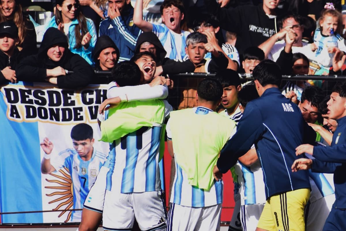 Sobre la hora y por la ventana: Argentina se metió en semis con un empate que valió oro