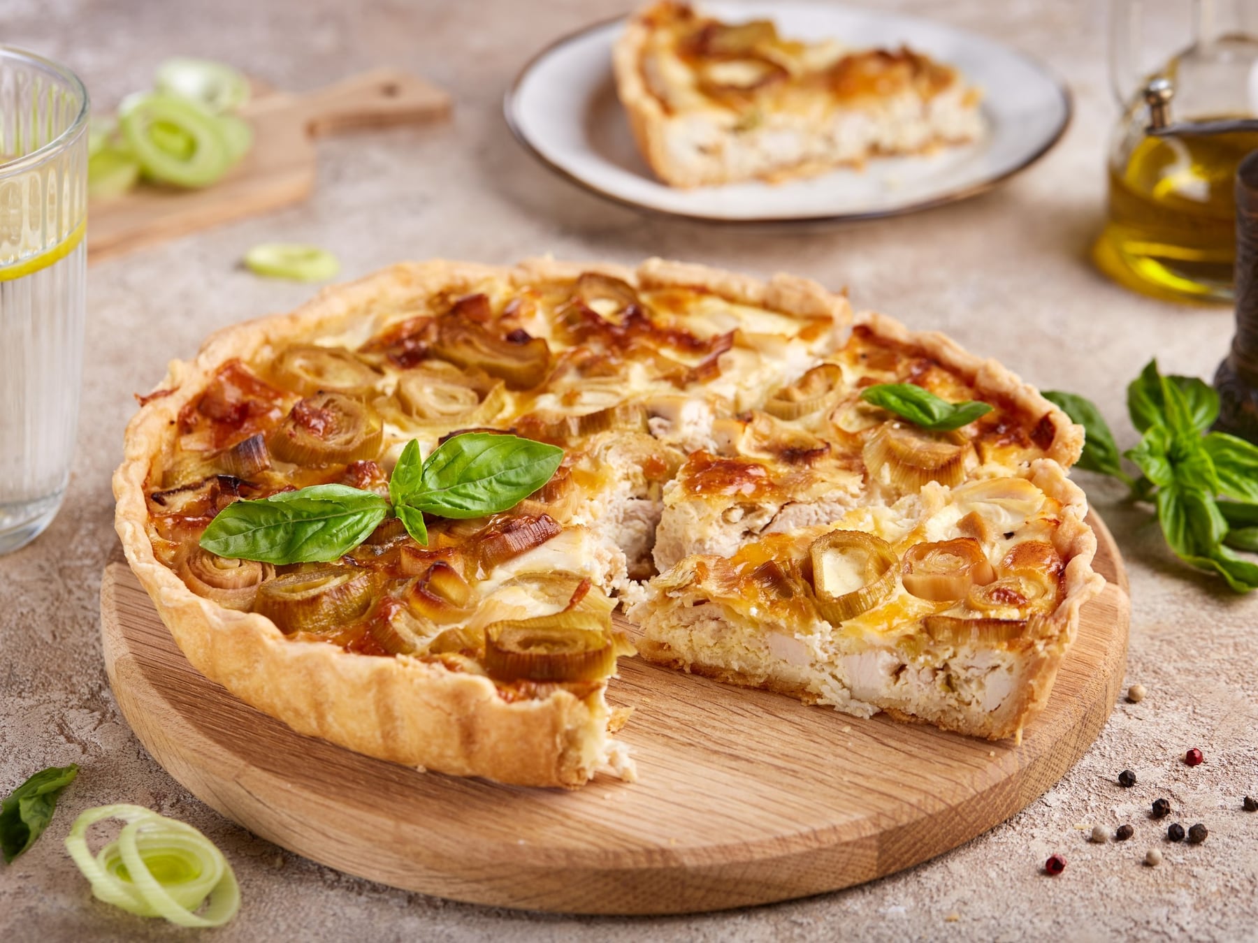 Darles nueva vida a las sobras: la tarta de pollo como aliada de la cocina de todos los días