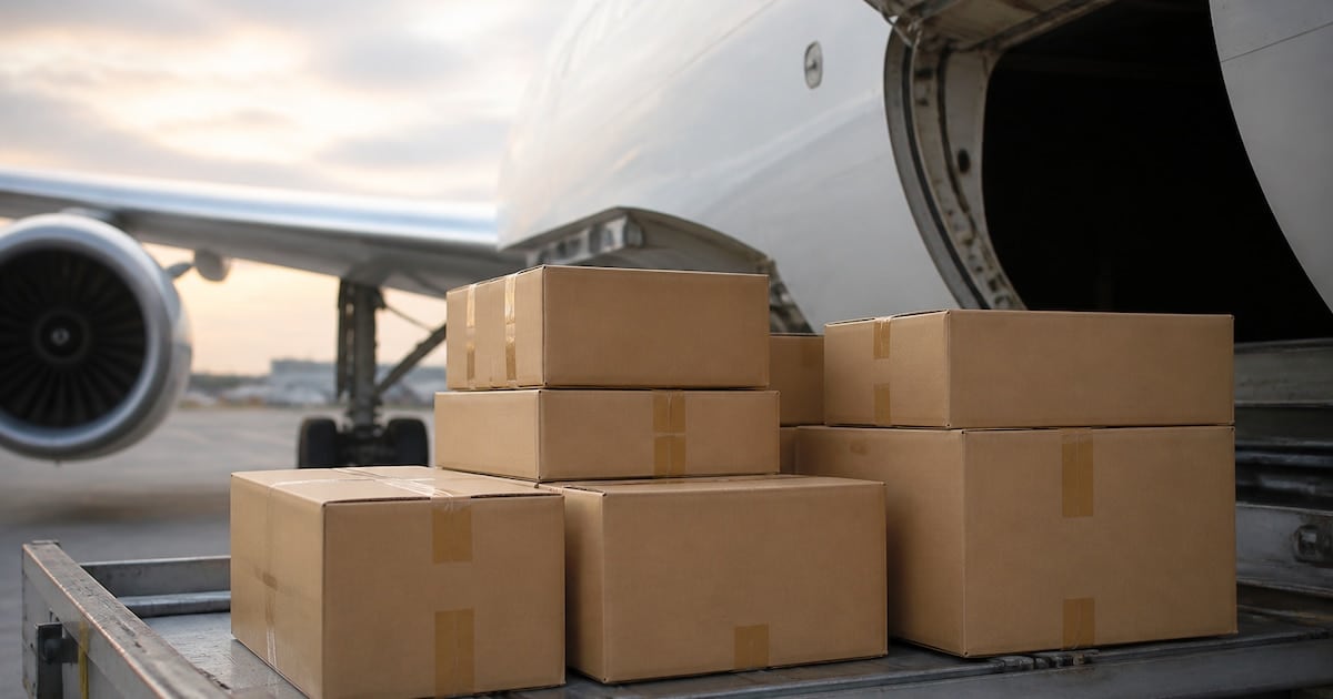 Compras por courier acumulan USD 855 millones en lo que va del año y muestran dos meses seguidos de retroceso