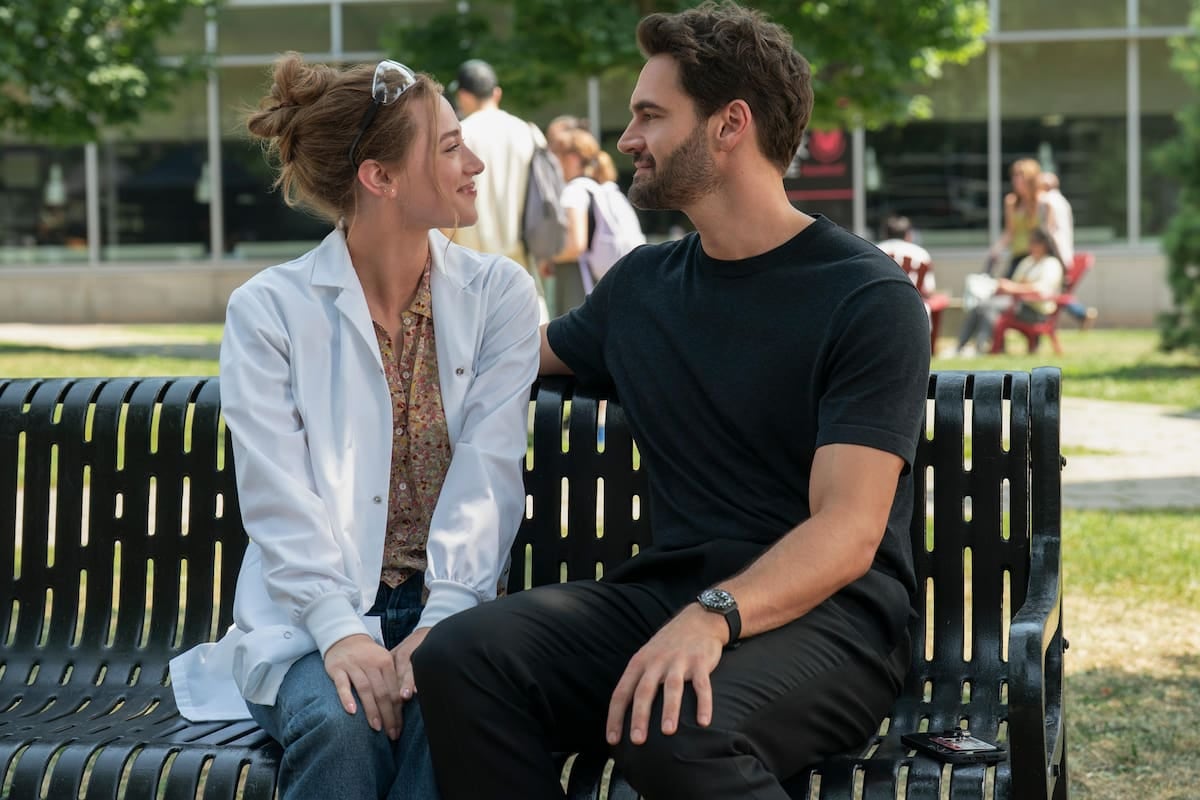 Llega a Prime Video una comedia romántica que se cocina entre probetas y sentimientos