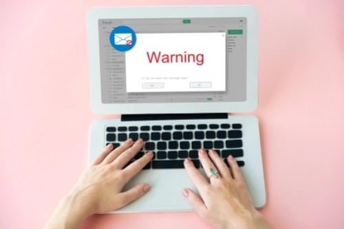 Estafas con voz propia: cómo una plataforma con inteligencia artificial escribía correos falsos a medida de cada víctima