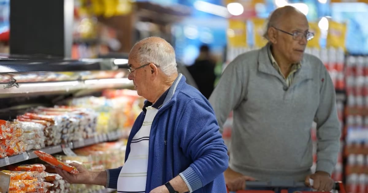 Jubilados ANSES: cómo combinar descuentos en supermercados y reintegros bancarios durante octubre
