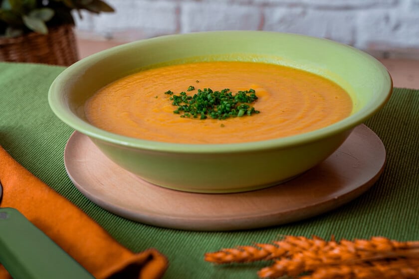 Puré de calabaza con base de cebolla y puerro: una receta sencilla que se cocina mientras la calabaza se ablanda