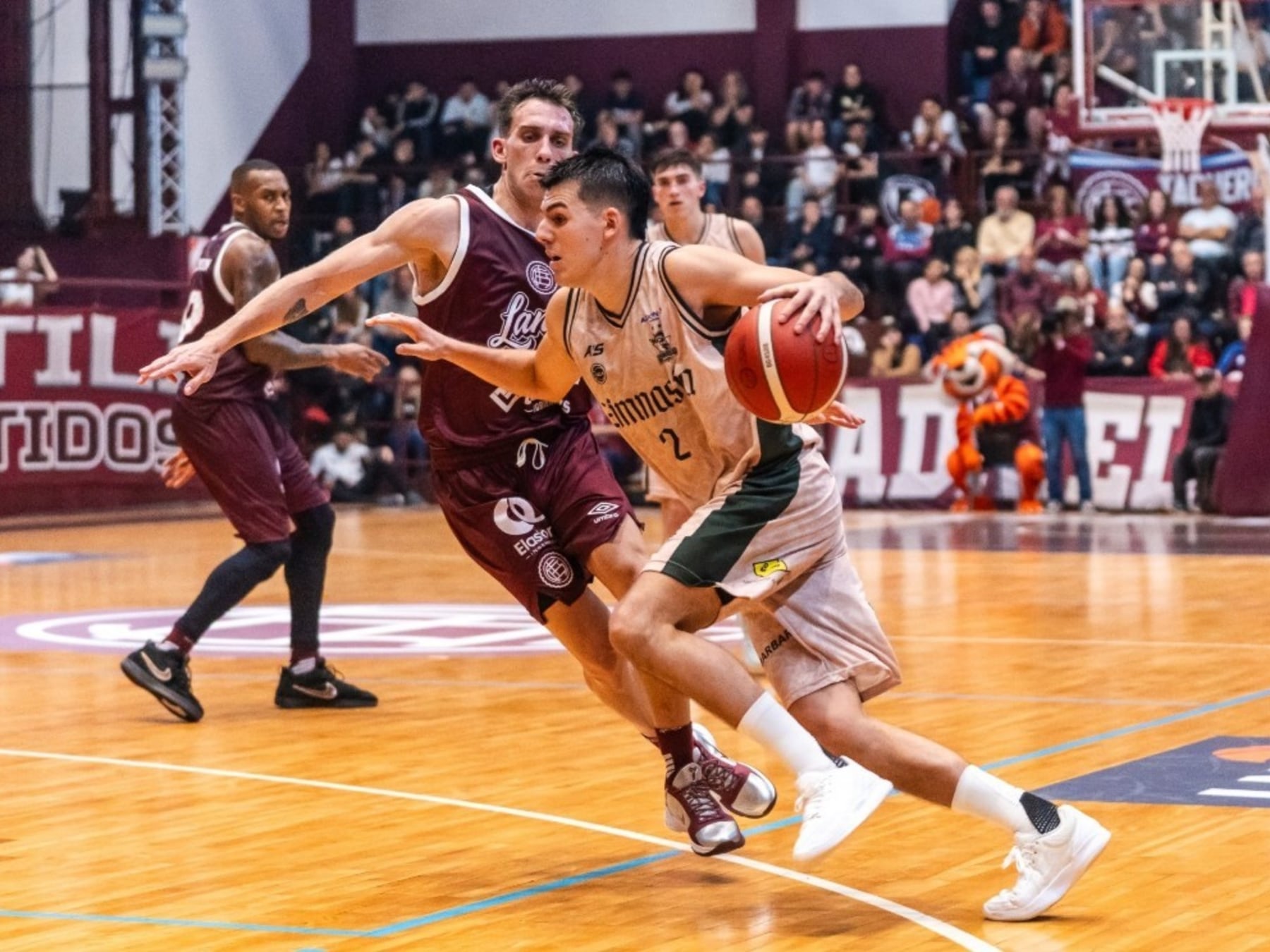 El campeón arrancó con el pie derecho y Lanús se reencontró con la Liga después de una década