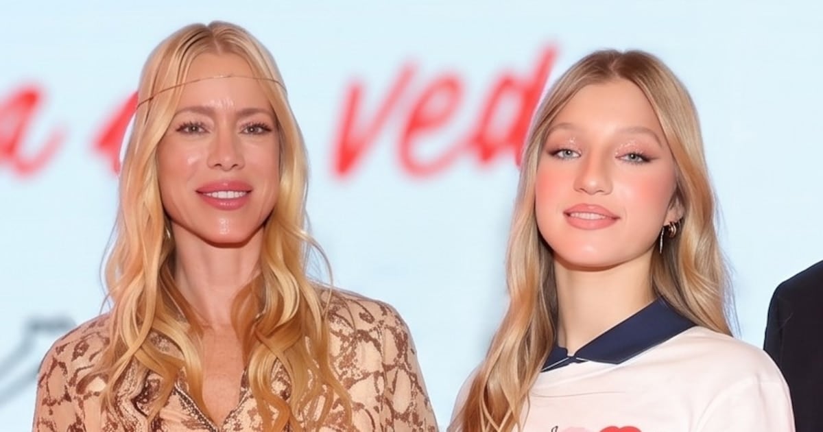 Allegra Cubero pisó fuerte en una pasarela con causa y tuvo a Nicole Neumann como primera fans