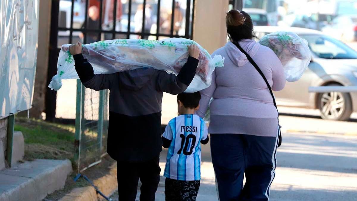 El Mercado Concentrador abre dos sábados seguidos en Neuquén y suma chivito y trucha de la región