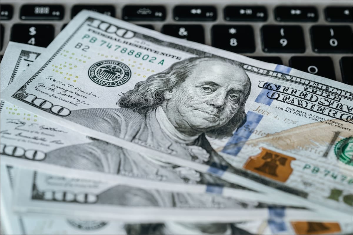 Cotización cambiaria de referencia para el domingo 4 de octubre: el oficial se mantiene en 1540 pesos y el blue en 1560
