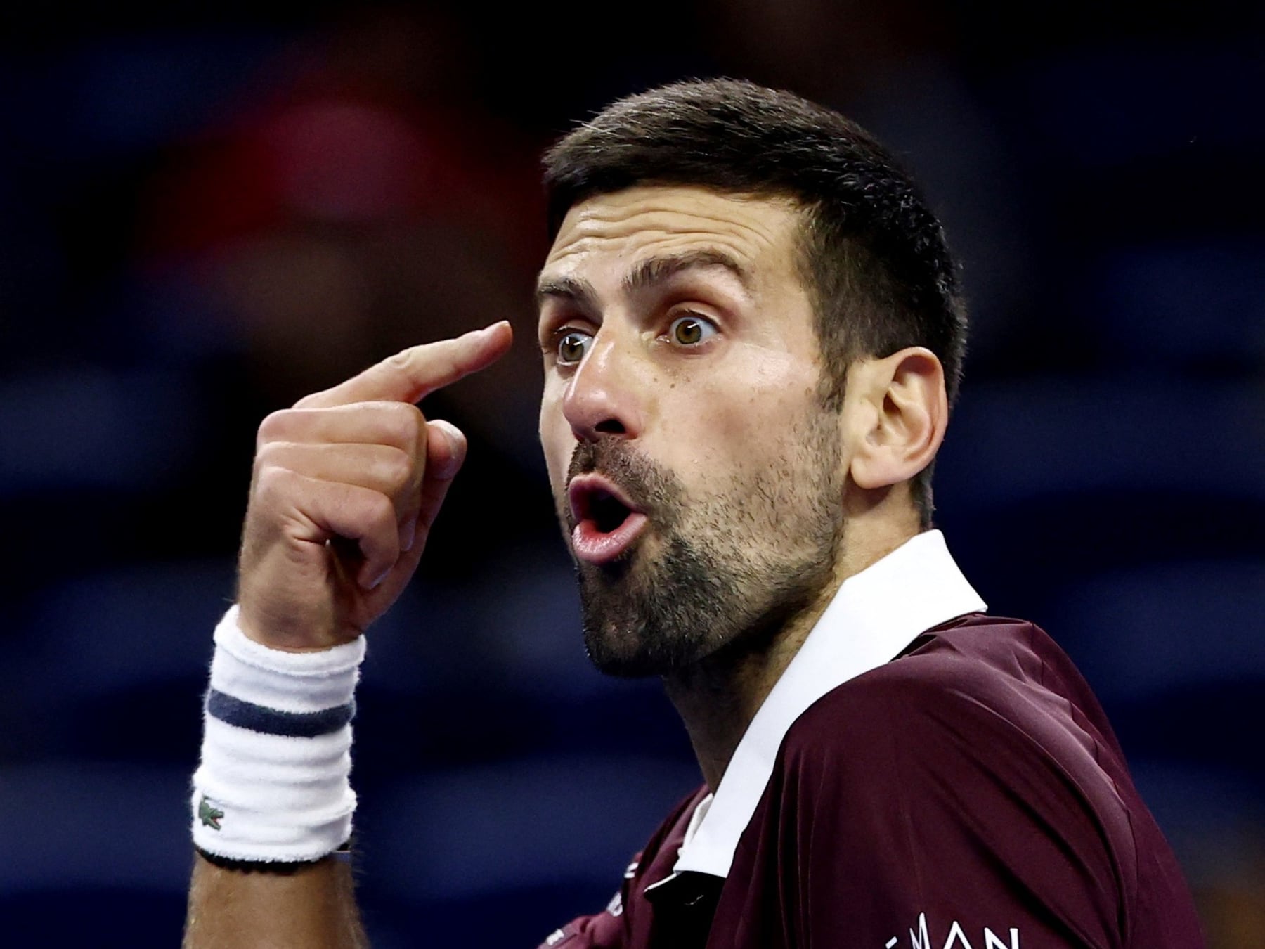 Nole se enojó, ganó igual y va con Medvedev en Pekín: el N°11 del mundo sigue dando pelea