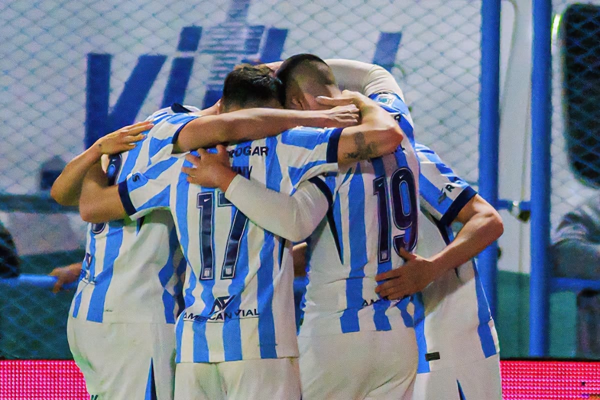Racing ganó en Río Cuarto y respira: el 2-1 a Estudiantes en la era interina de Romero
