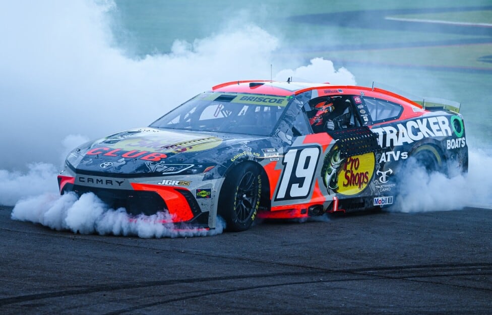 Briscoe se comió Las Vegas y Larson se hizo el sordo con el muro: la Copa se acomoda a su gusto