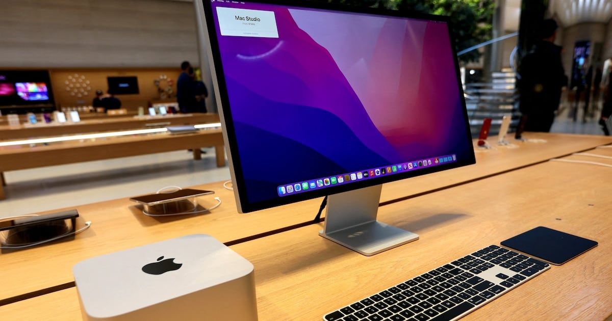Una utilidad gratuita permite borrar Apple Intelligence de la Mac y liberar hasta doce gigabytes del disco