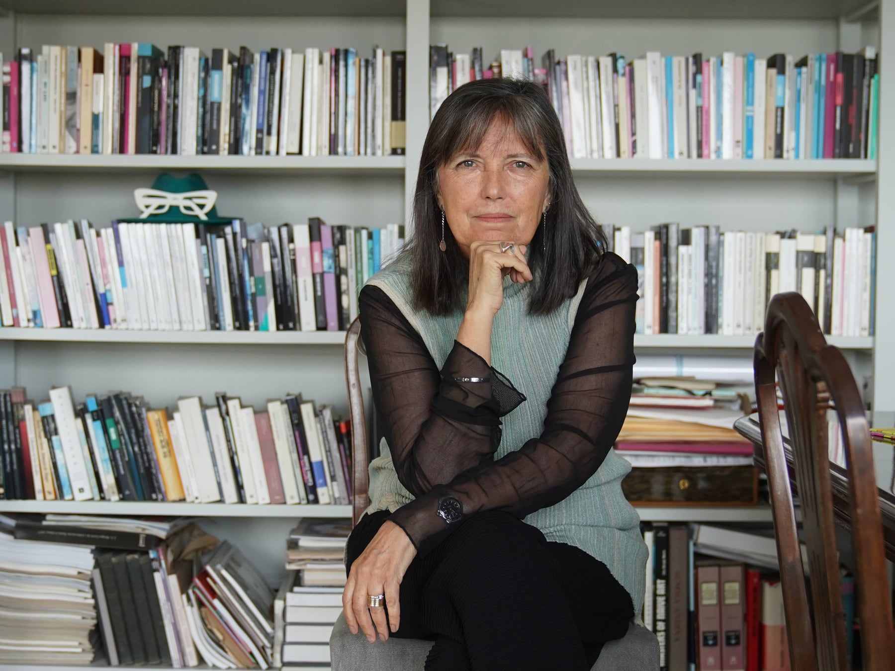Claudia Piñeiro indaga en el duelo, la amistad y el canto de las aves con su nueva novela, El canto invisible