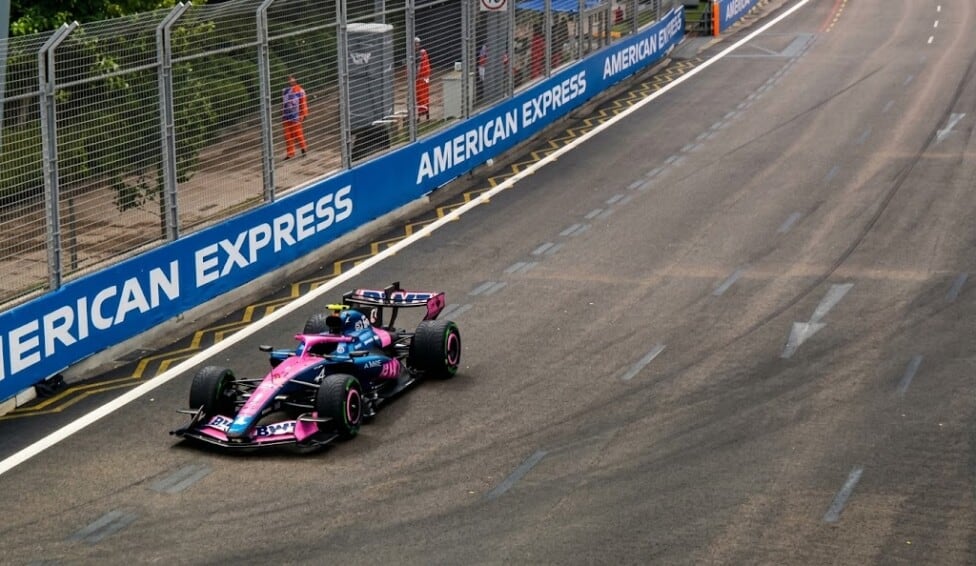 Verstappen se adueñó de Marina Bay bajo el diluvio y Colapinto se quedó con el motor mudo