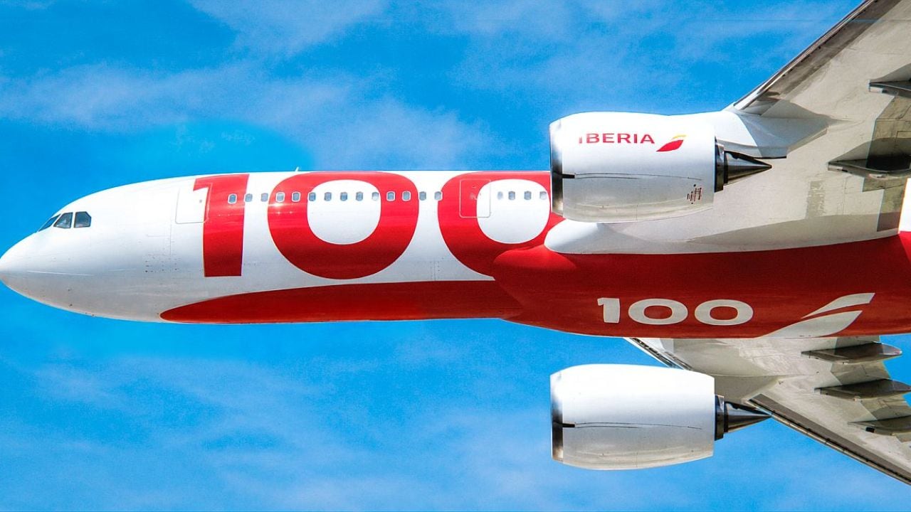 Centenario con WiFi libre, menú español y más asientos: lo que se viene en los vuelos de Iberia a Madrid