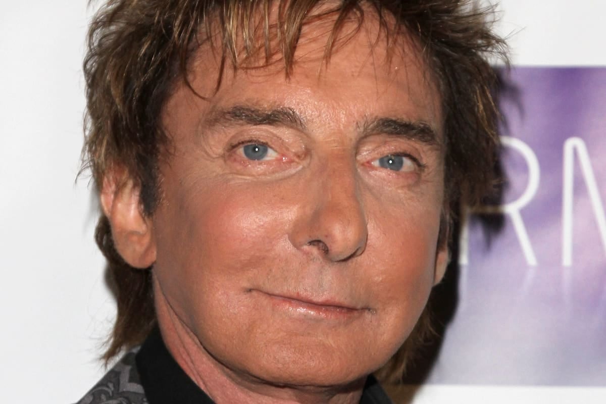 Barry Manilow otra vez en off: una bronquitis lo bajó del escenario en Las Vegas y reavivó el fantasma del cáncer de pulmón