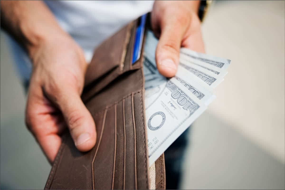 El dólar cerró una semana sin sobresaltos y la brecha con el blue quedó reducida a la mínima expresión