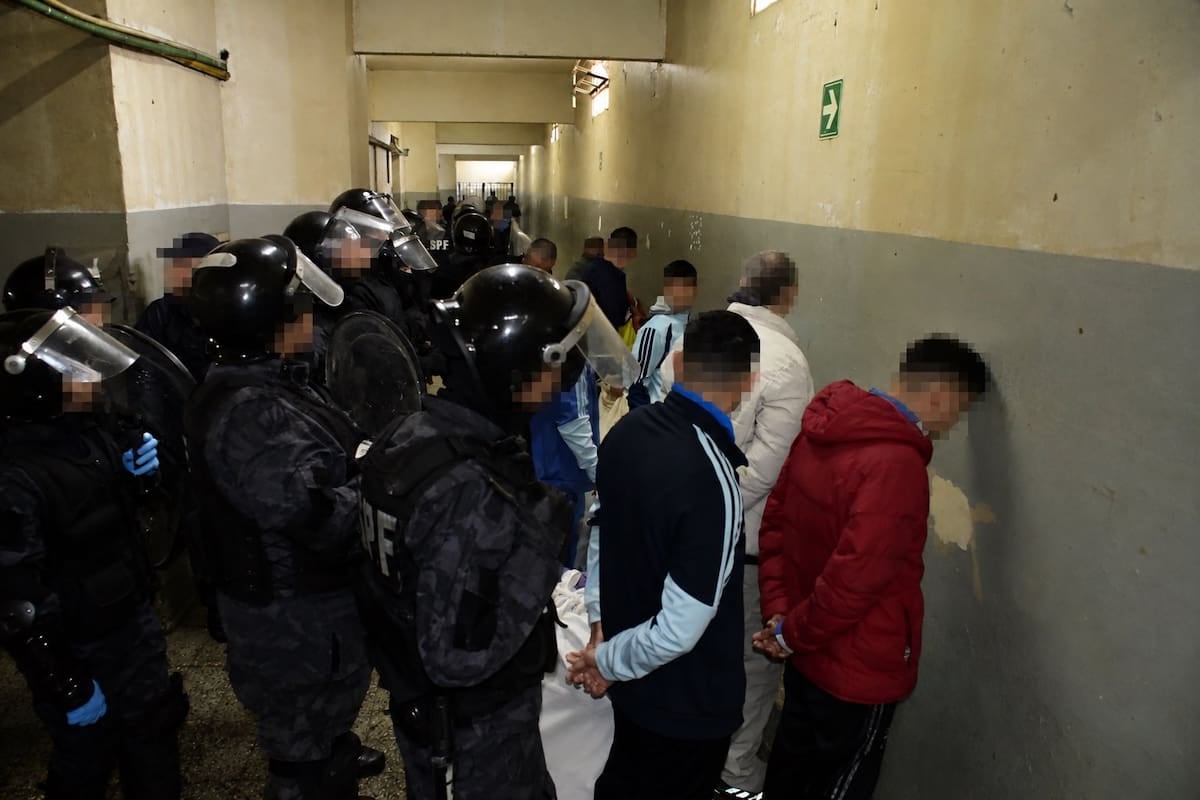 El mudazo más grande del sistema penitenciario federal arrancó en silencio y terminó en la Justicia