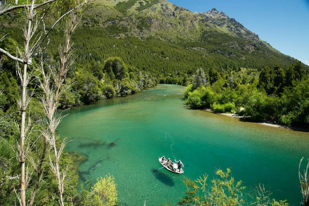 Pesca deportiva en Neuquén: arranca la temporada con permisos digitales y valores actualizados desde el 1 de noviembre