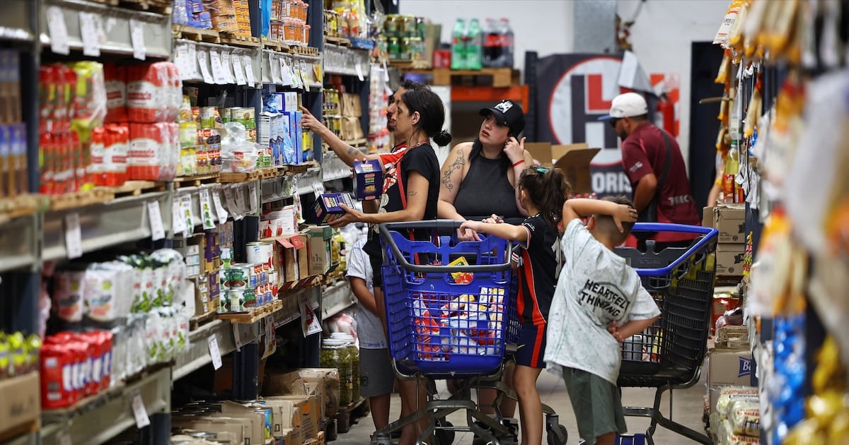 La inflación se mantiene en una franja de 1,6% a 1,8% mensual y los analistas estiman que el zigzag se extenderá hasta 2027