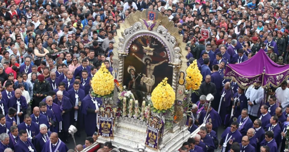 El Cristo Moreno vuelve a tomar Lima: una procesión que convierte el centro en un río de fe morada