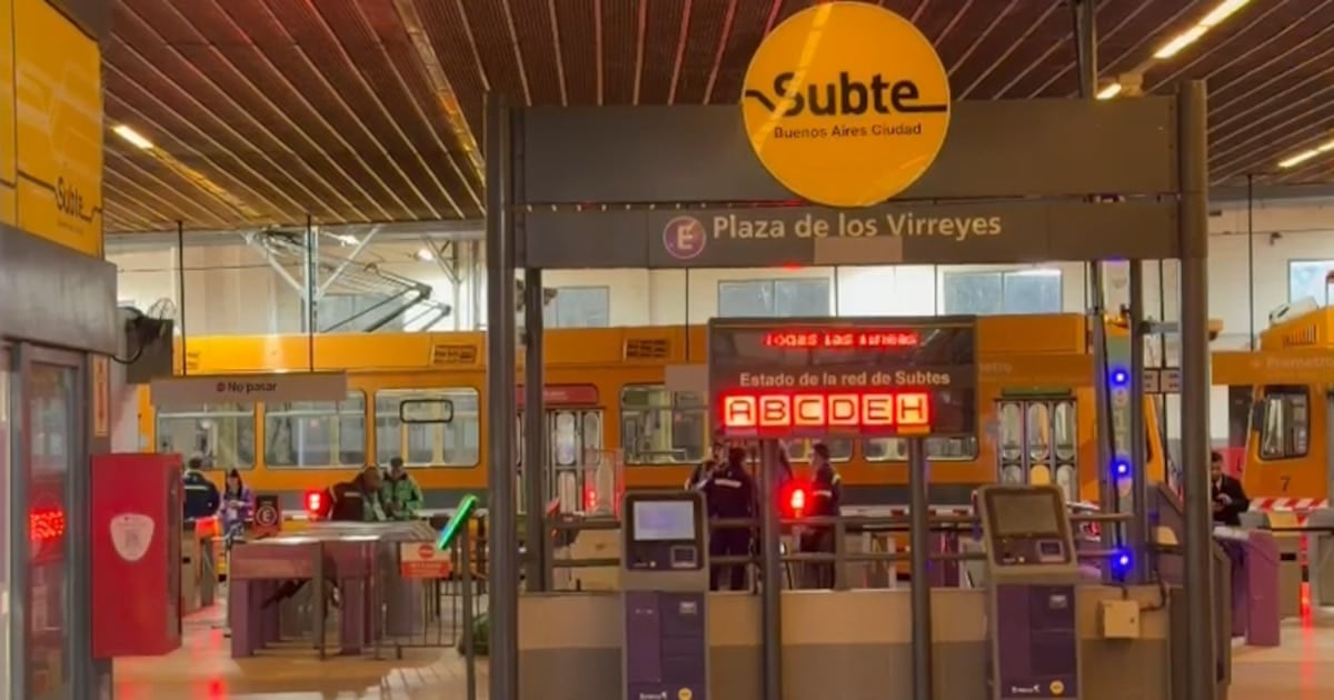 Dos delegados del subte detenidos en plena protesta dejaron sin servicio a las seis líneas y al Premetro