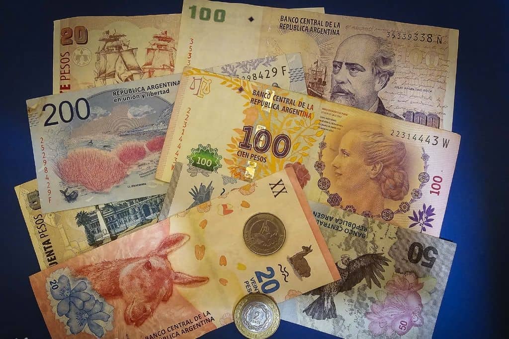 El dólar arranca la semana sin cambios, en $1.500 por unidad